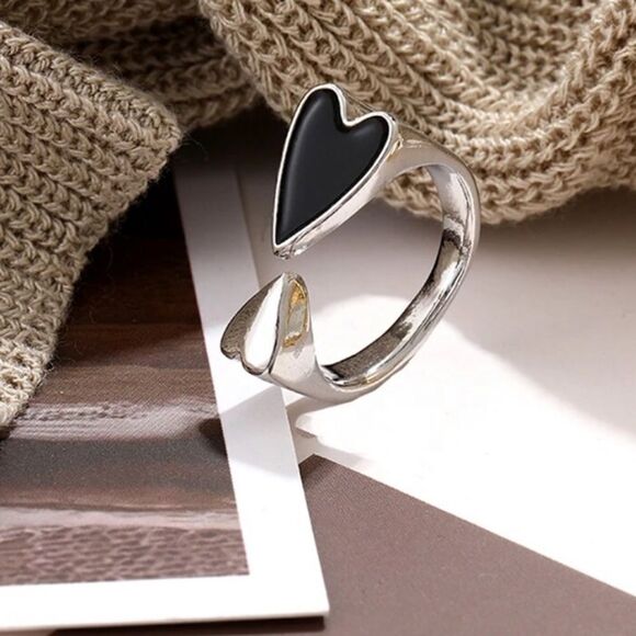 Dark Hearts Silver Tone Black Enamel Heart Punk Emo Goth Adjustable Ring NWOT - Picture 4 of 15